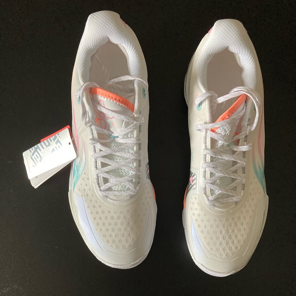 Wade Professional Basketball Shoes, White, Size 11, Never worn